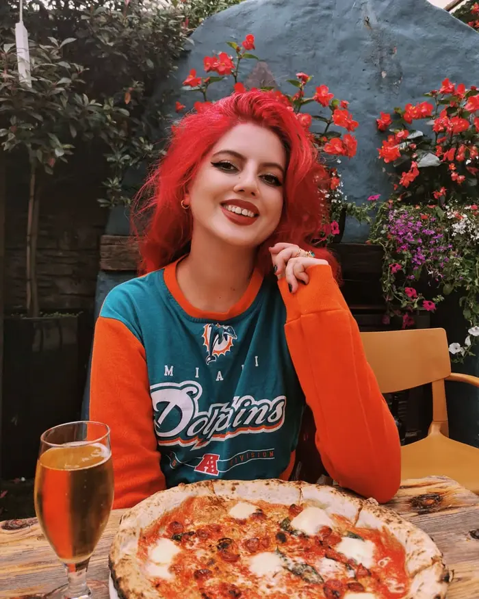 Nica Adelina ( adelineme19 )