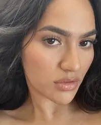 Ale9jandra ( ale9jandra )