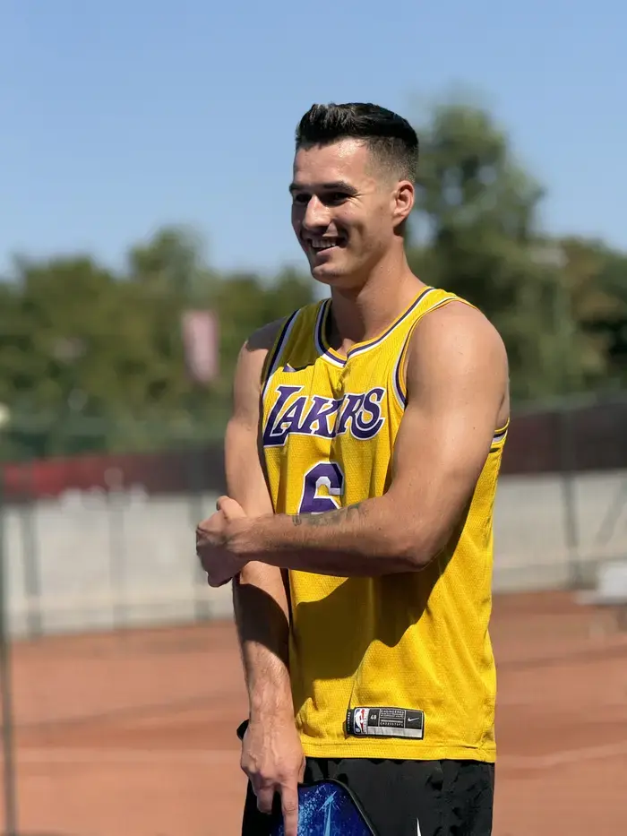 Ivan Anisoreac ( anisoreac )