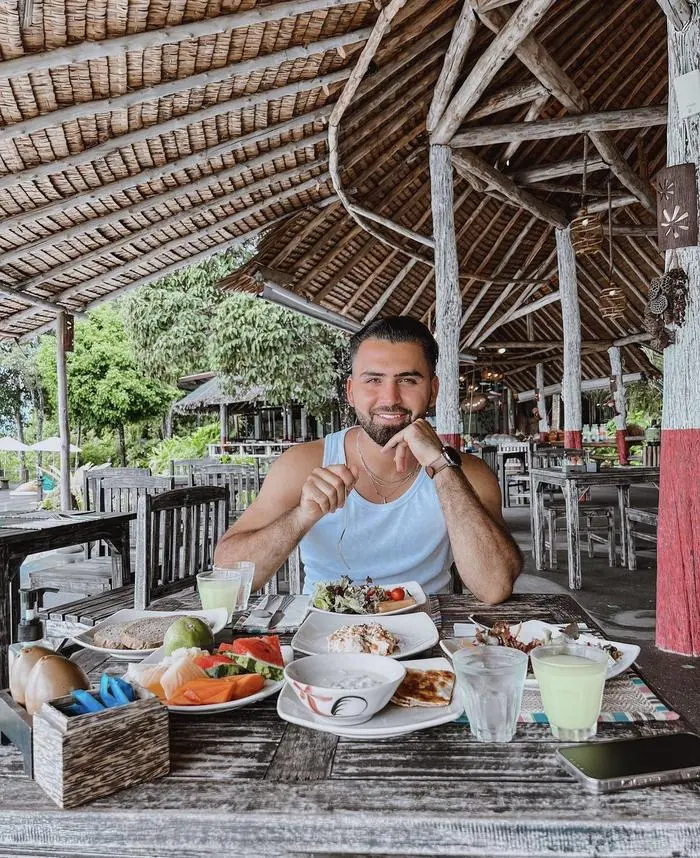 Araz Omar ( arazbofficial )