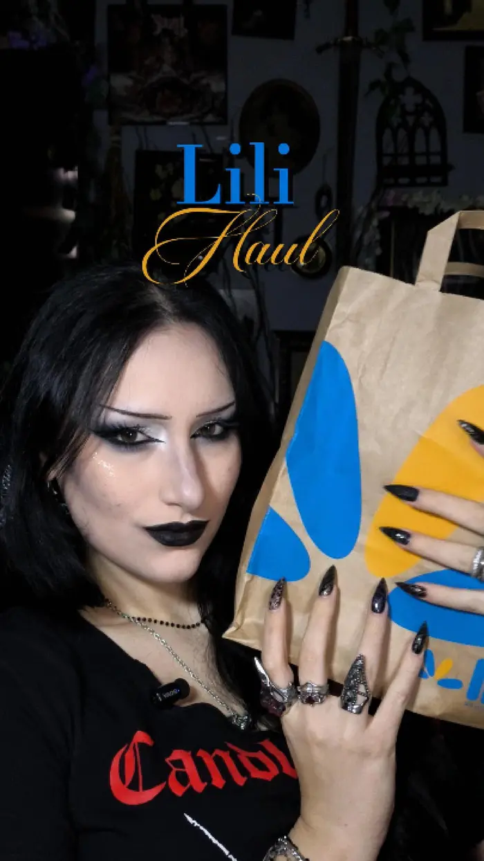 Artemis Vardikou ( artemisvardikou )