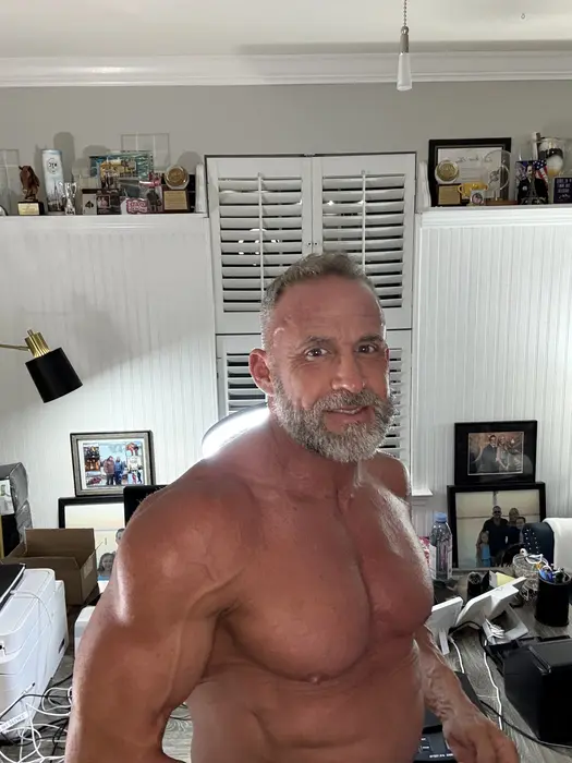 Eddie Moore ( askeddie13 )