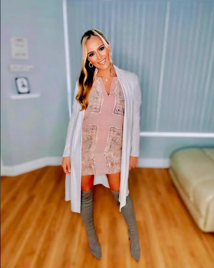 Alina Dumitru ( authenticallyalina )