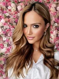 Alina Dumitru ( authenticallyalina )