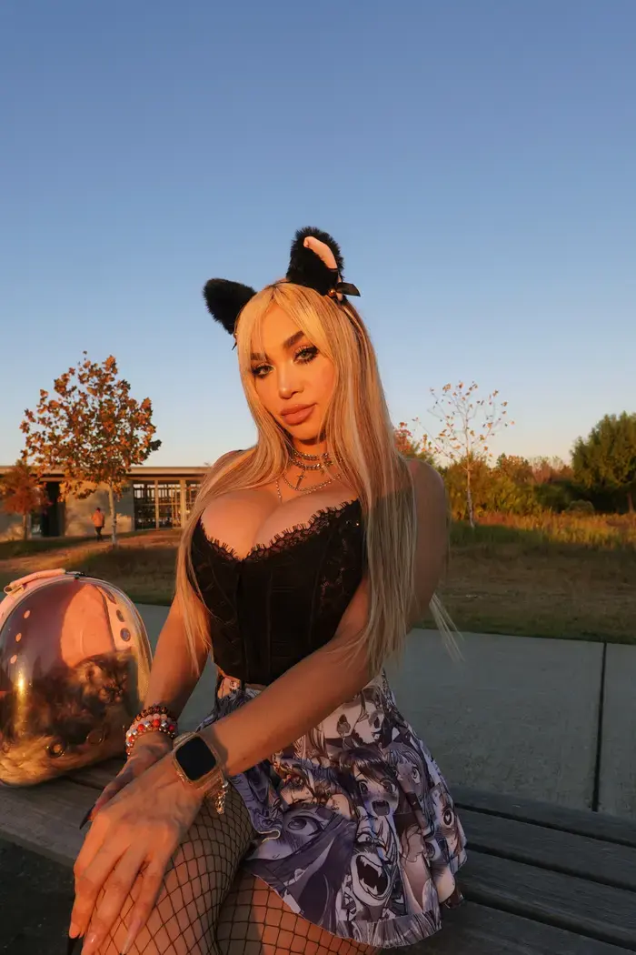 Barbie Moreno ( barbiemoreno )