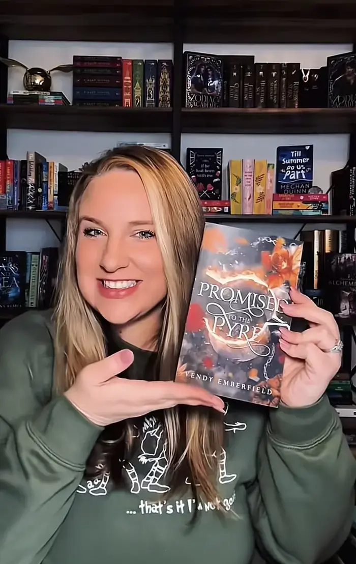 Lauren Bruns ( bookishbruns )