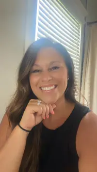 Cassi Hoerst ( cassihoerst )