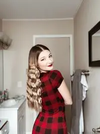 Celeste Rogers ( celesterogersxo )