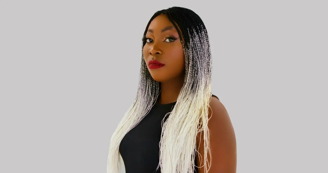 Moriam Adepoju ( chasis )