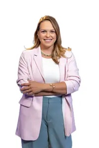Gabriela Sánchez ( coolsurance )