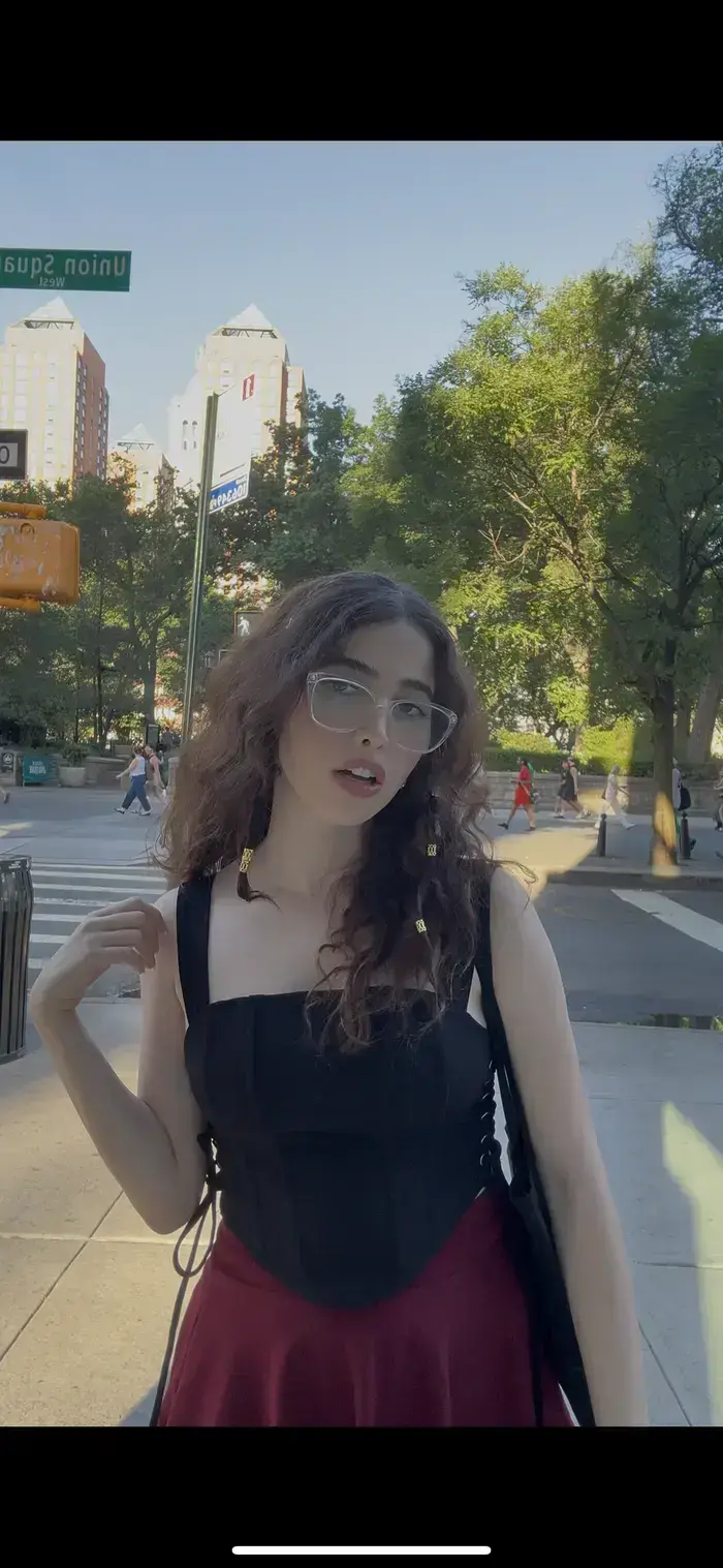 Sara Dargam ( dailysara )