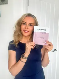 Ellie Hopkinson ( ellieagelessugc )