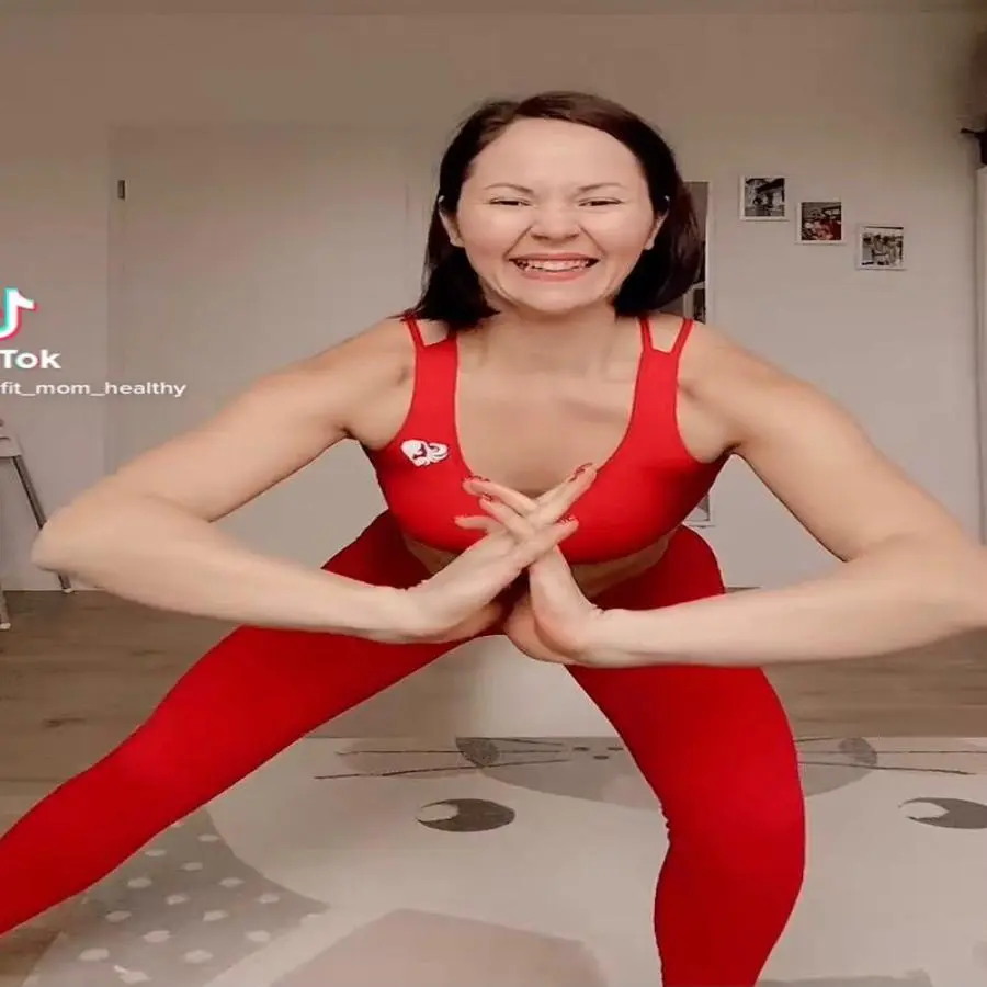 Monica Alexe ( fitmomhealthy )