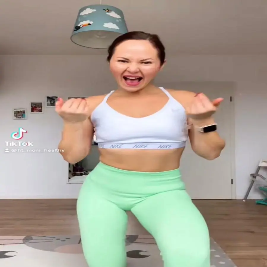 Monica Alexe ( fitmomhealthy )