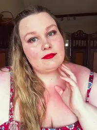 Amber Daniels ( foreveramberlynn )