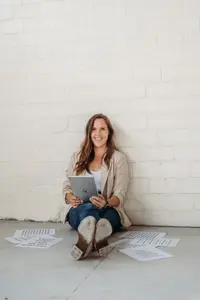 Holly Crocker ( hqcrocker )