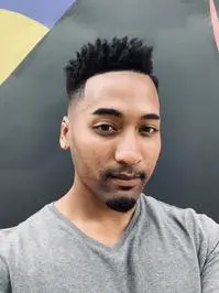 Versell Motley ( iiverseii )