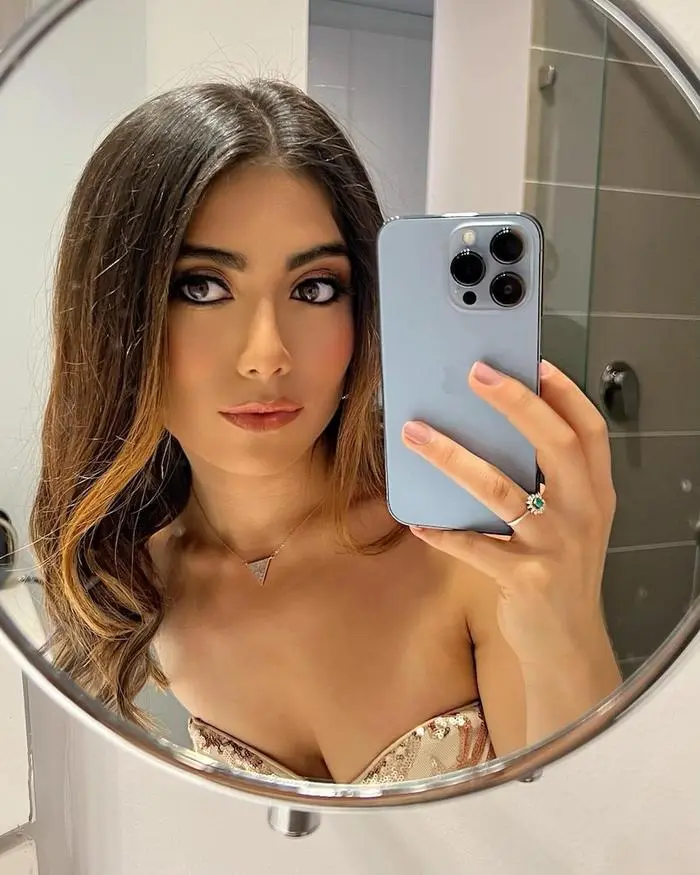 Isabela Hernandez ( isabellahers )
