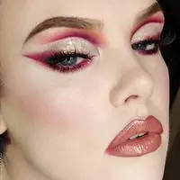 Jenn Lea ( jennleabeauty )