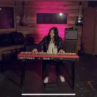 Jessica La ( jessicalamusic )