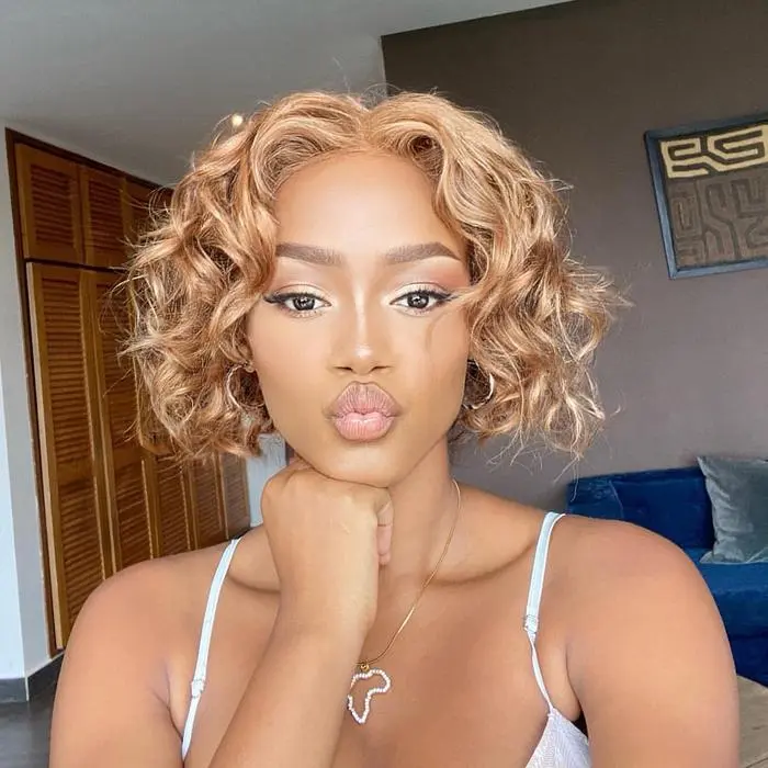 Josiana Lou ( josianalou )