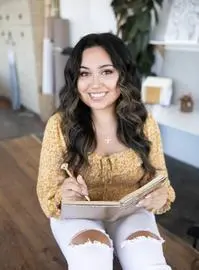 Julia Guardiola ( juliamercedes )