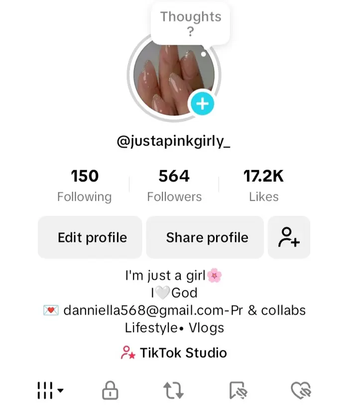 Daniella ( justapinkgirly )