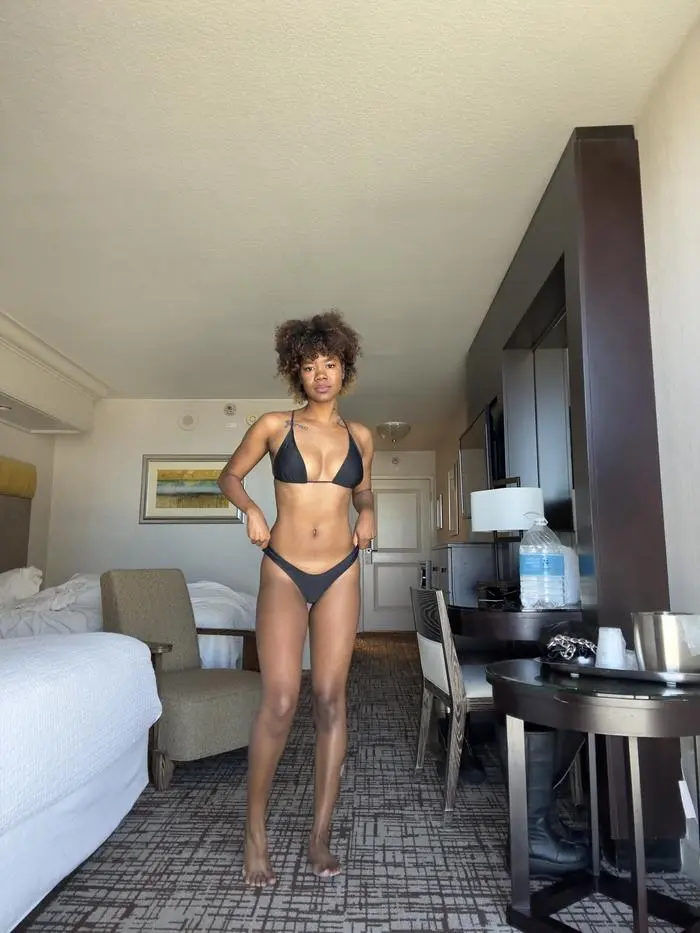 Brianna ( justbri )