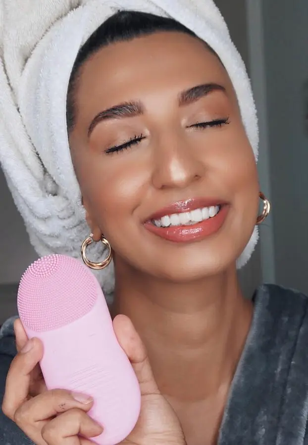 Naazneen Lalji ( justmyglam )