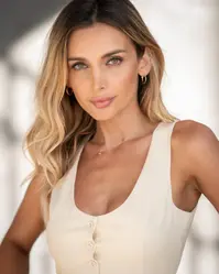 Kacie Margis ( kaciemargis )
