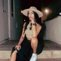 Laura Daniela ( ldaniellaa )