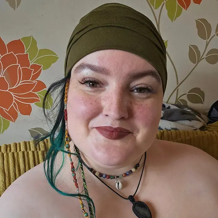 Ann-Marie S ( lightreviews )