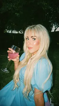 Lily Ellen ( lilyellen )