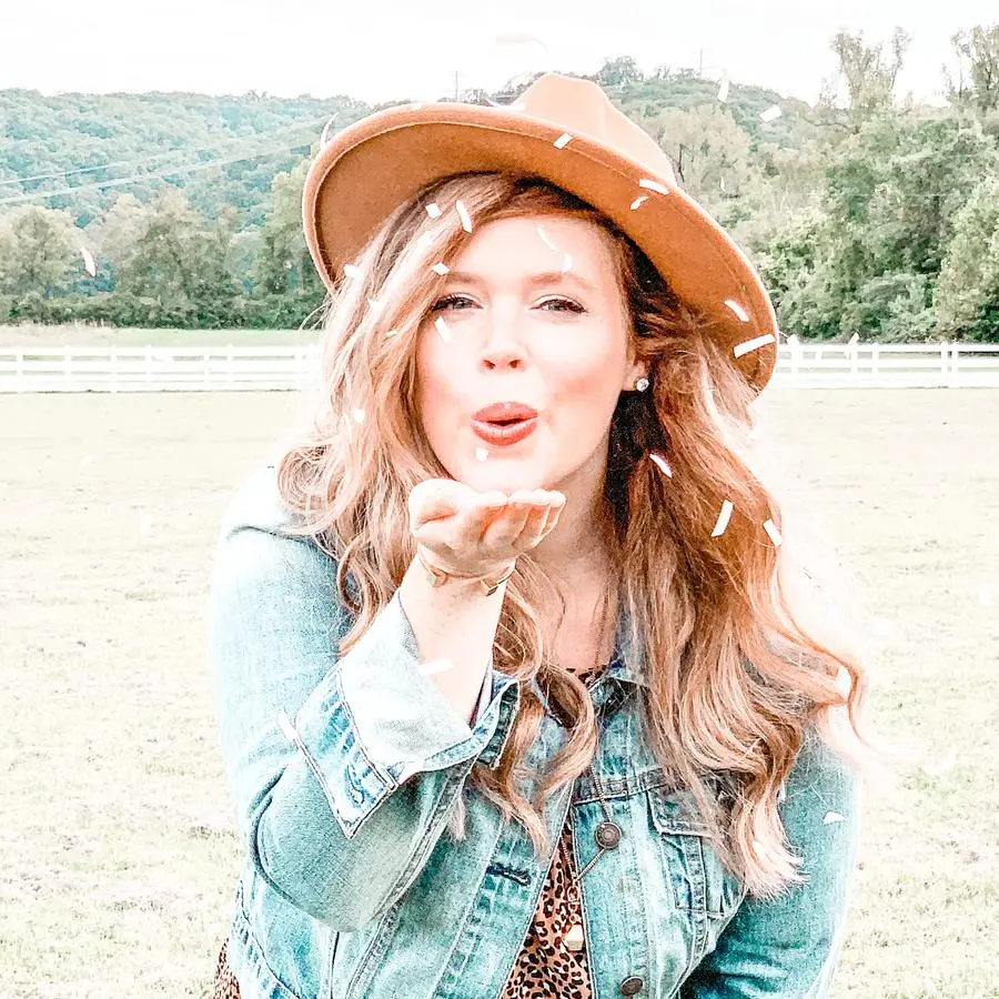 Lisa Michelle ( lisa-michelle )
