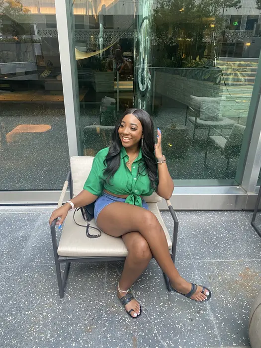Alliyah Perry ( liyahhp )