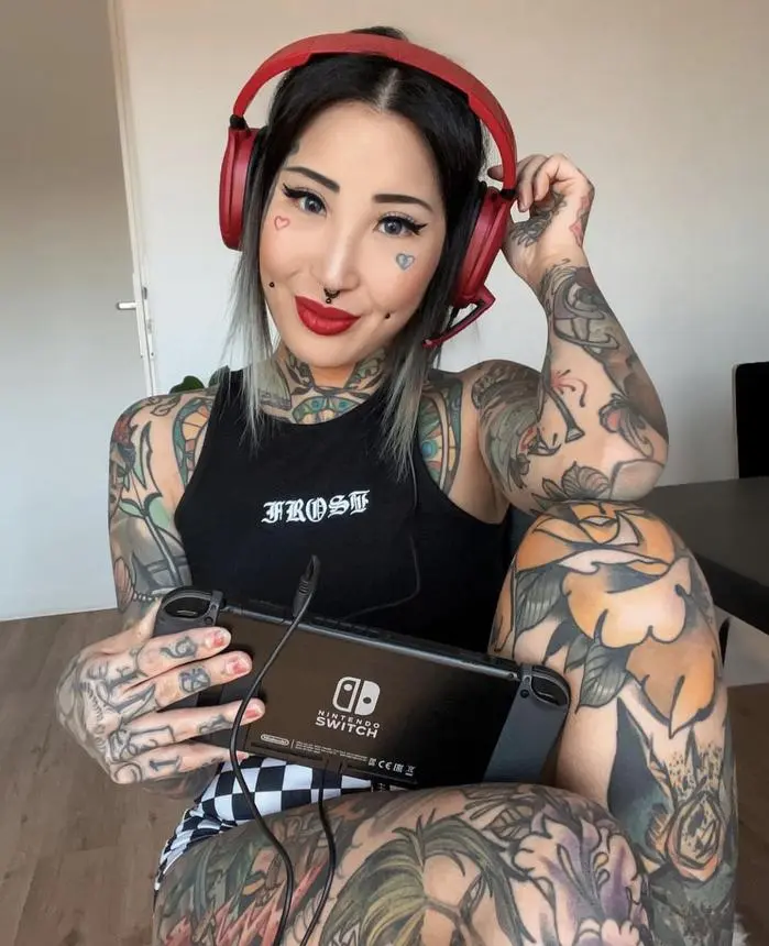 Mimi Darko ( lunarmimsy )
