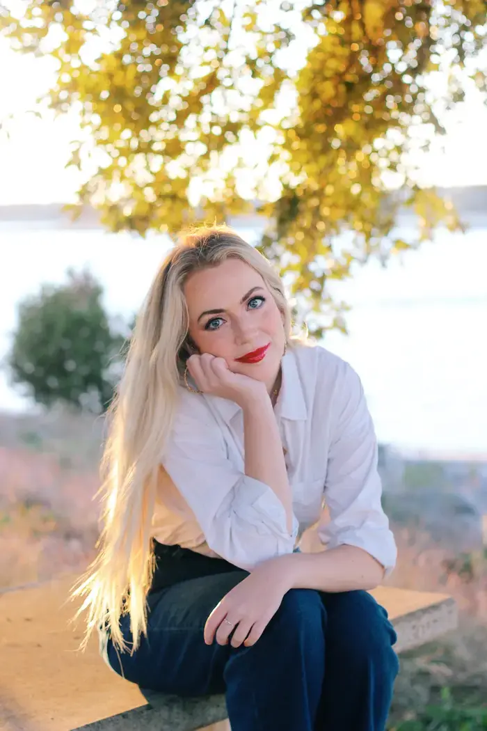 Lyndsea Woodall ( lyndseaaa )
