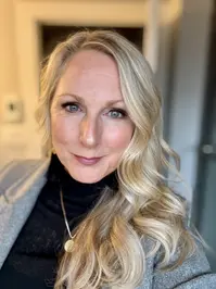 Lynn Pelzer ( lynnpelzer )