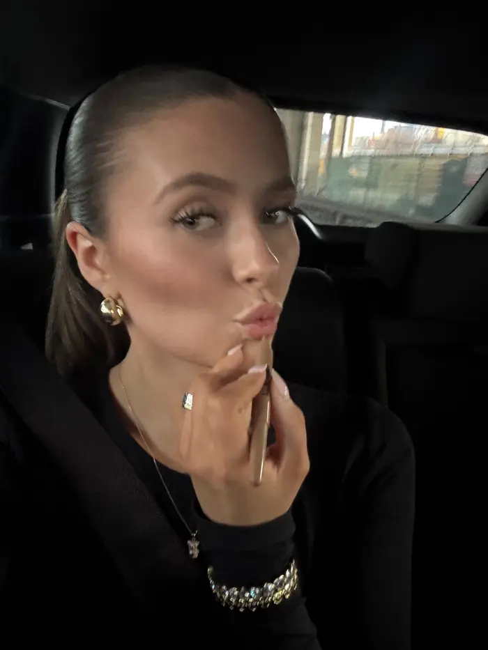 Madeleine Mcinnis ( madeleinemcinnis )