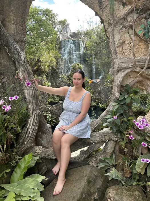 Mai Muschamp ( maiadventures )