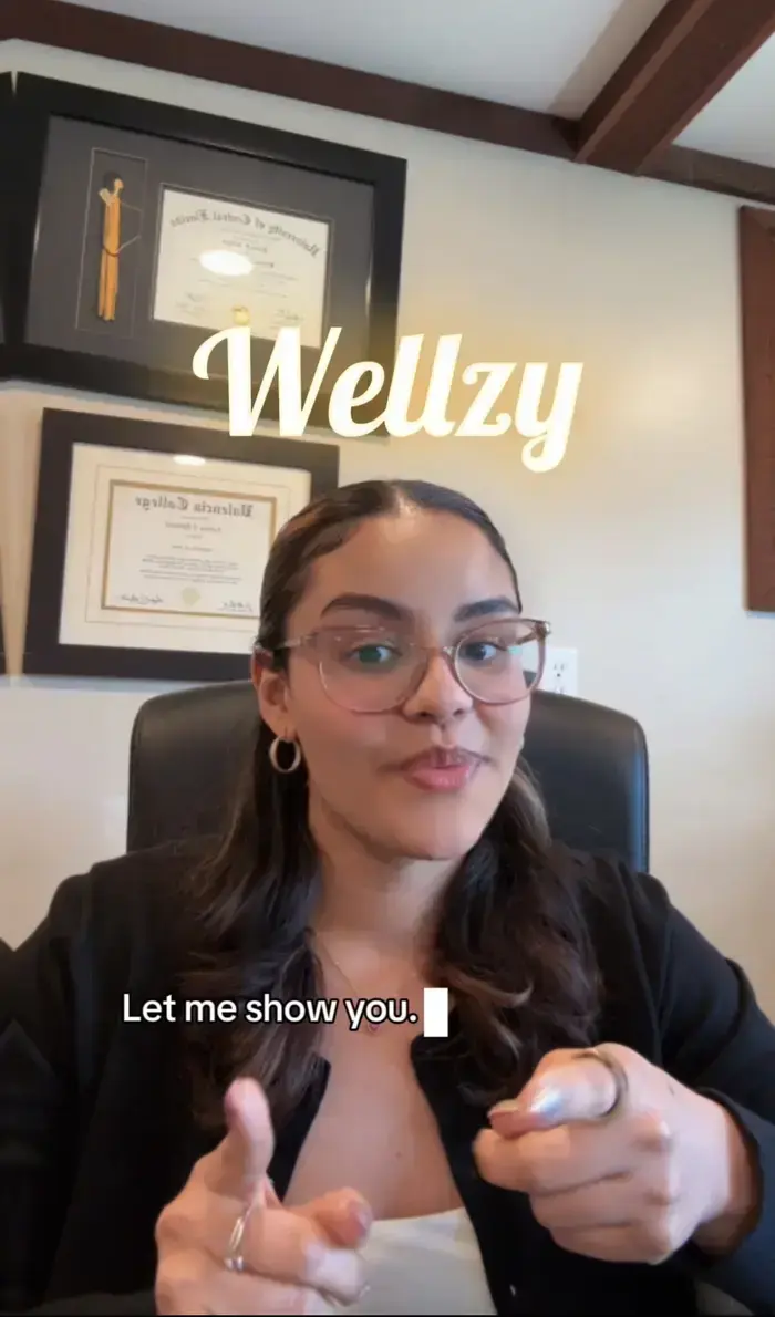 Yoenia Sagrero ( mentalhealthwithjojo )