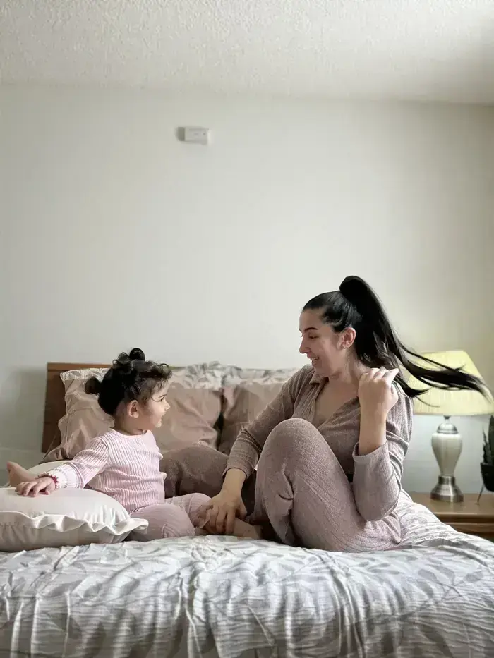 Mia B ( miamomsy )