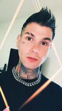 Michael Dean ( michaeldeanofficial )
