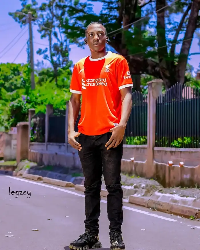 Desmond Agiro Aloo ( mikedesmond )