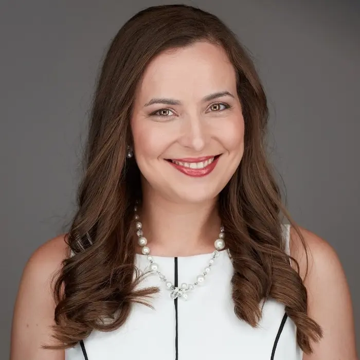 Amanda Snowden ( modernmavennial )