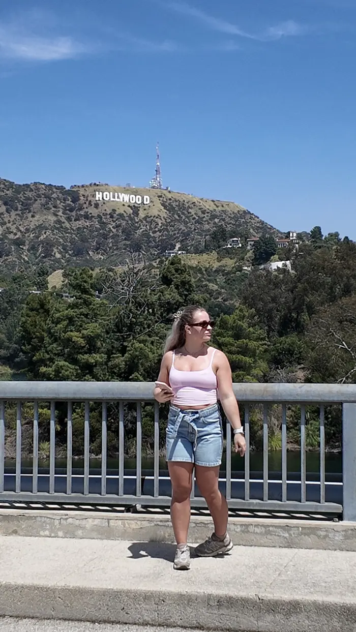 Molly Simpson ( mollygsimpson )
