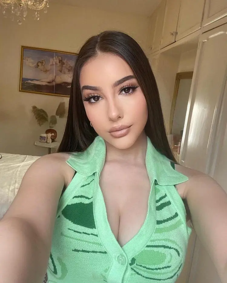 Lia Maria ( motelsage )