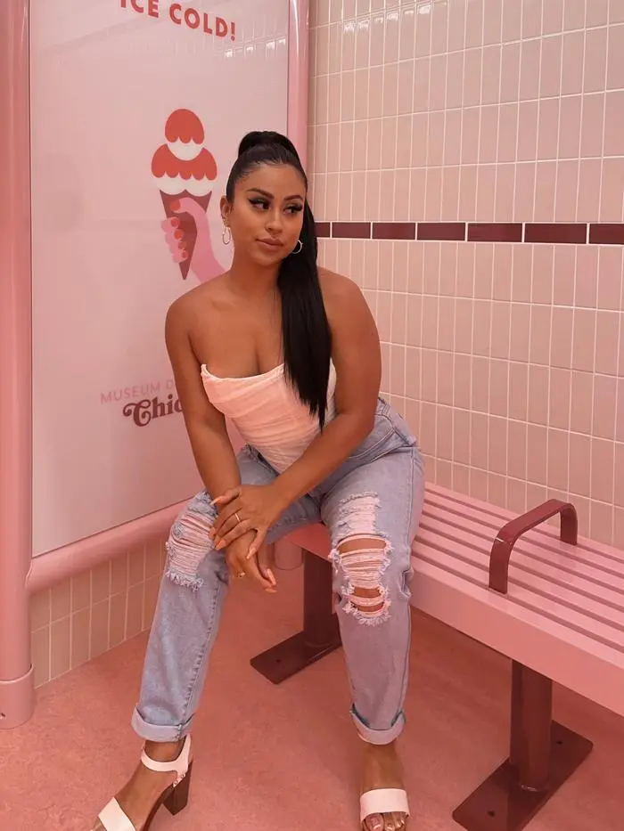 Nallely Padilla ( nallelypadilla )