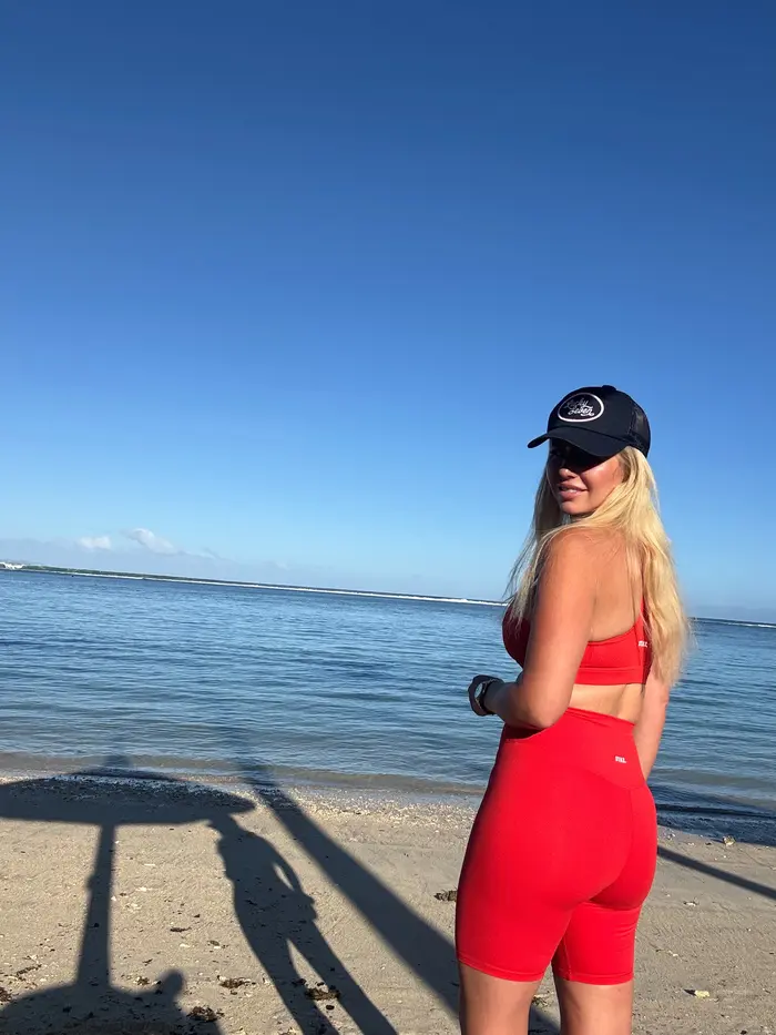 Naomi Isted ( naomikisted )