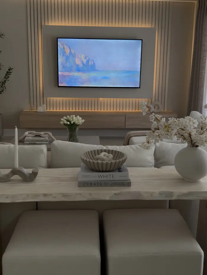 Nicole Pla ( nicshomedecor )
